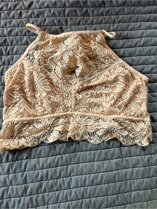 Zenana Outfitters Other - Zenana Outfitters Lace Bralette in Beige